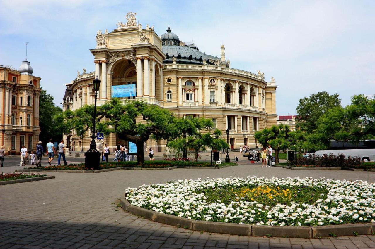 Perfect Apartment Near To Train Station And City Of Center Odessa Exterior foto